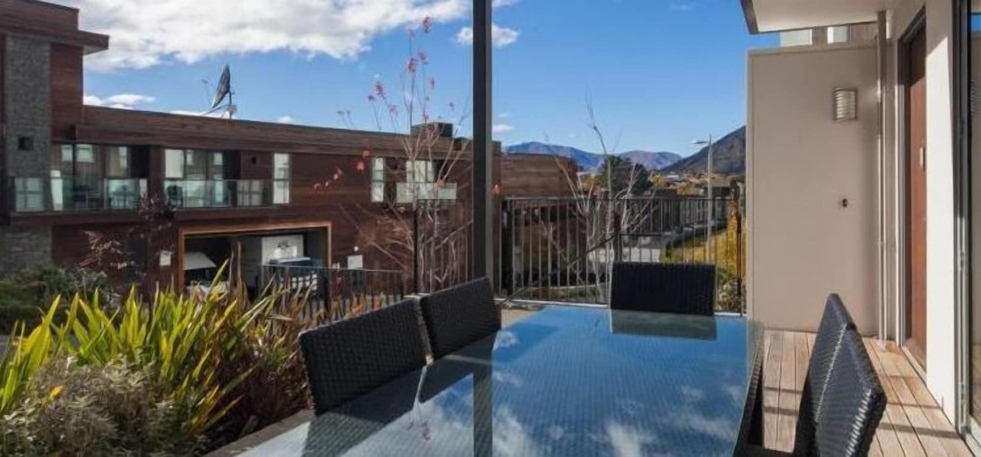Queenstown Village Apartments Exterior foto
