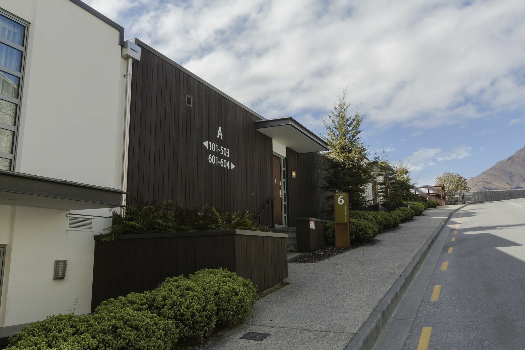 Queenstown Village Apartments Exterior foto